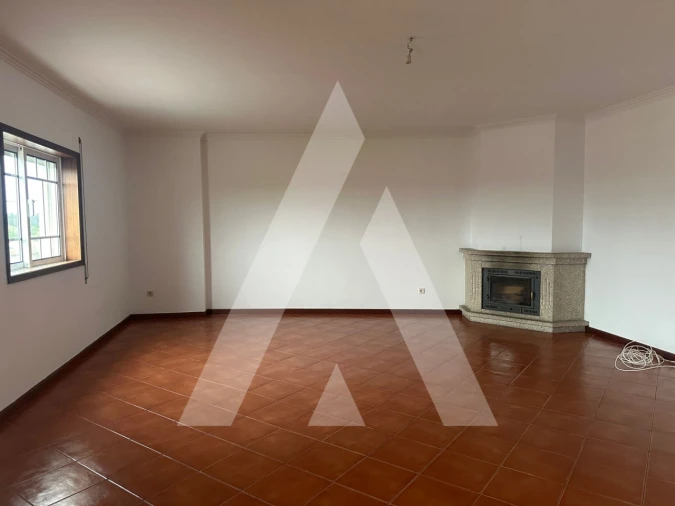 Apartamento T2 para Venda em Oiã Foto 4