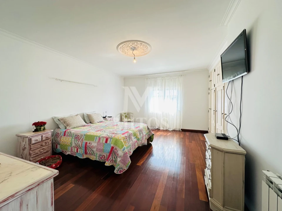 Moradia T4 para Venda em Mujães Foto 15