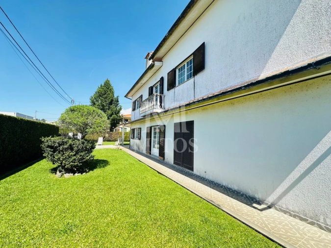 Moradia T4 para Venda em Mujães Foto 2