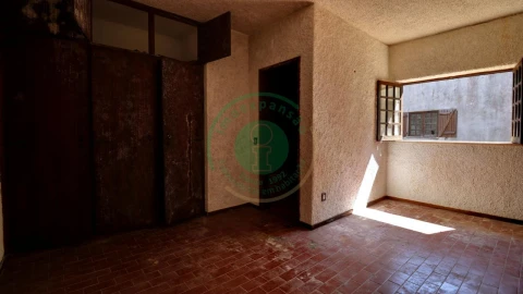 Moradia T5 para Venda em Bom Sucesso