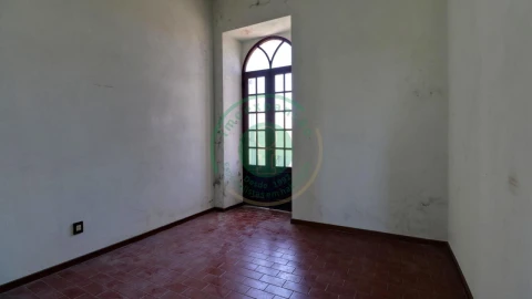 Moradia T5 para Venda em Bom Sucesso
