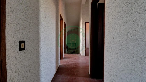 Moradia T5 para Venda em Bom Sucesso