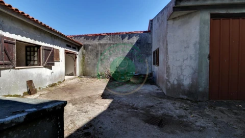 Moradia T5 para Venda em Bom Sucesso