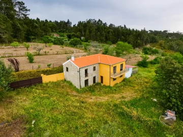 Moradia T3 para Venda em Currelos, Papízios e Sobral