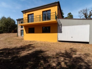 Moradia T3 para Venda em Currelos, Papízios e Sobral