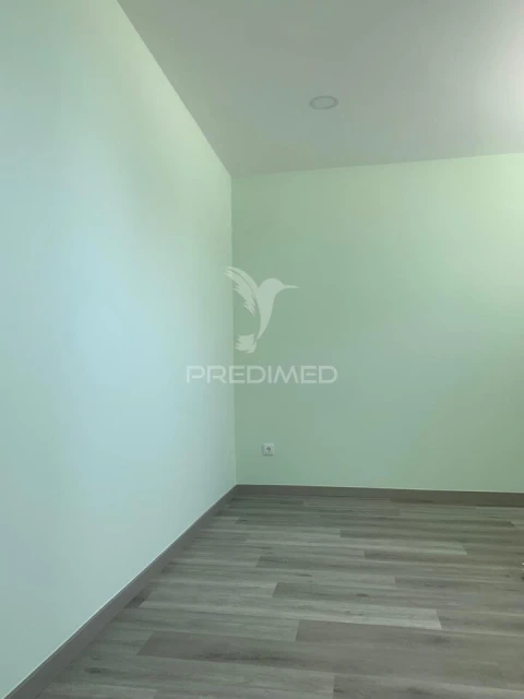 Apartamento T4 para Venda em Mafamude e Vilar do Paraíso