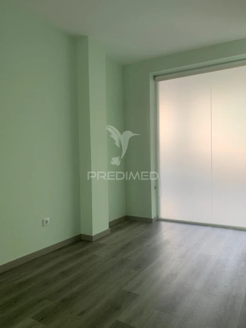 Apartamento T4 para Venda em Mafamude e Vilar do Paraíso