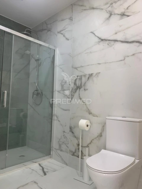 Apartamento T4 para Venda em Mafamude e Vilar do Paraíso
