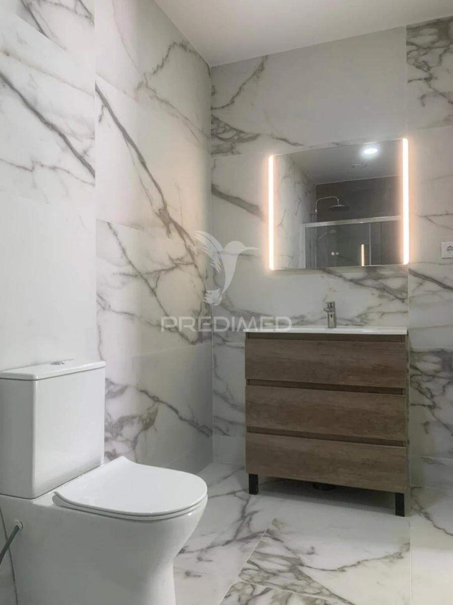 Apartamento T4 para Venda em Mafamude e Vilar do Paraíso Foto 11