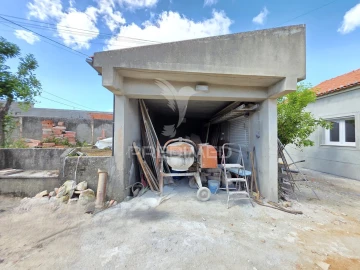 Moradia T3 para Venda em Meia Via