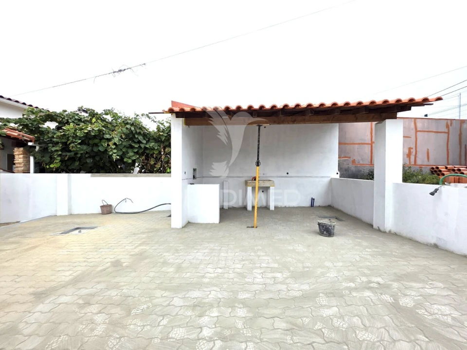Moradia T3 para Venda em Meia Via Foto 4