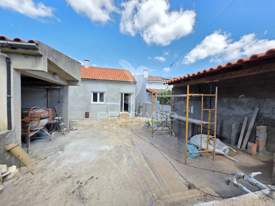 Moradia T3 para Venda em Meia Via Foto 2