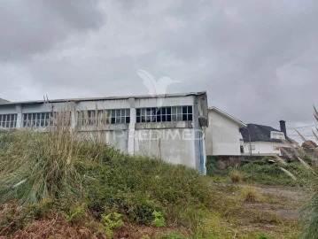 Armazém para Venda em Santa Maria de Lamas