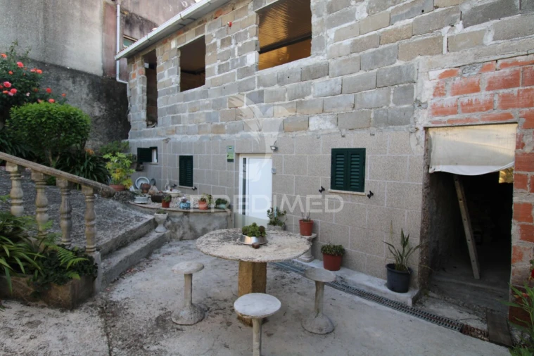 Quinta T3 para Venda em Fonte Arcada Foto 9