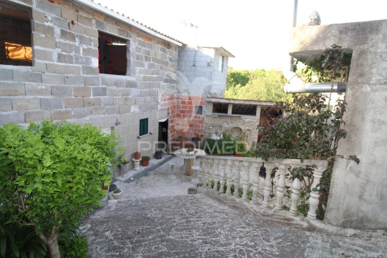 Quinta T3 para Venda em Fonte Arcada Foto 7