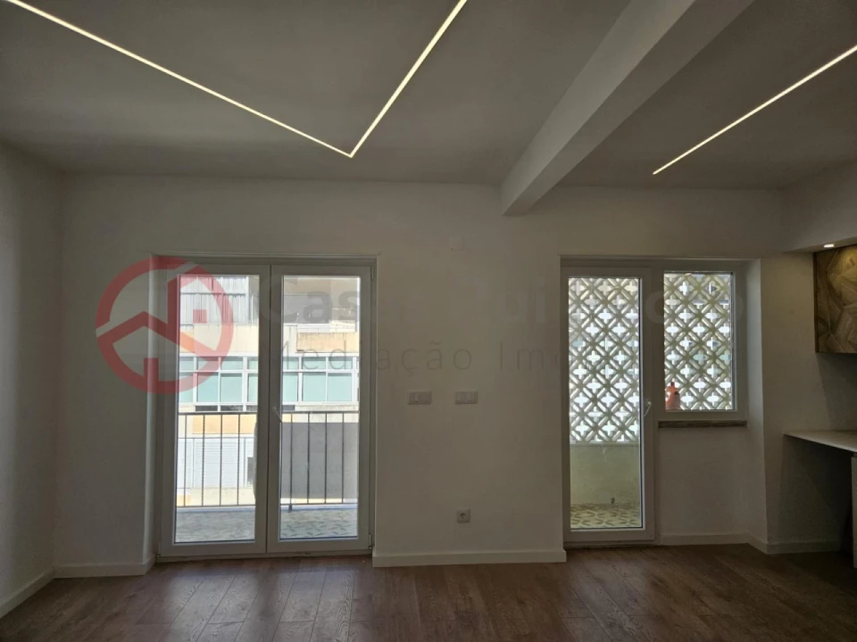 Apartamento T2 para Venda em Venteira Foto 4