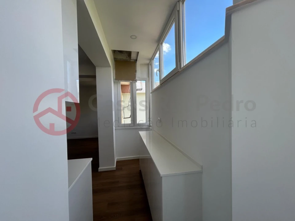 Apartamento T2 para Venda em Venteira Foto 9