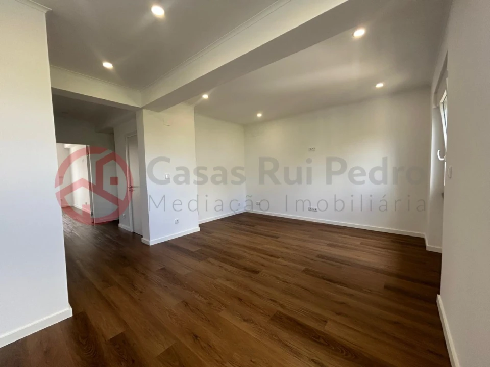 Apartamento T2 para Venda em Venteira Foto 13