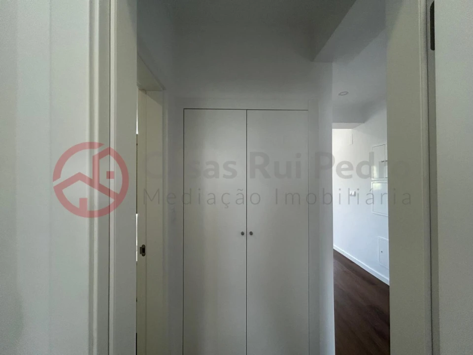 Apartamento T2 para Venda em Venteira Foto 14