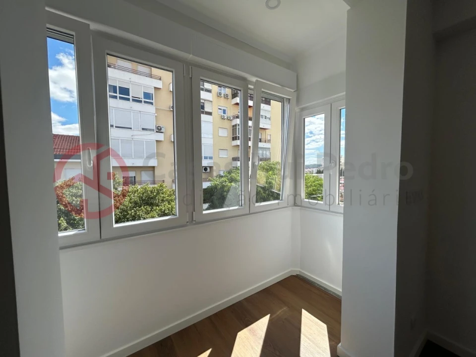 Apartamento T2 para Venda em Venteira Foto 15