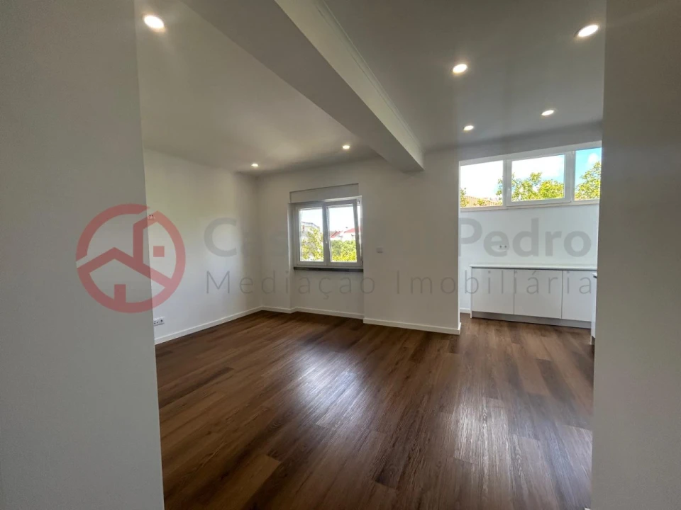 Apartamento T2 para Venda em Venteira Foto 24