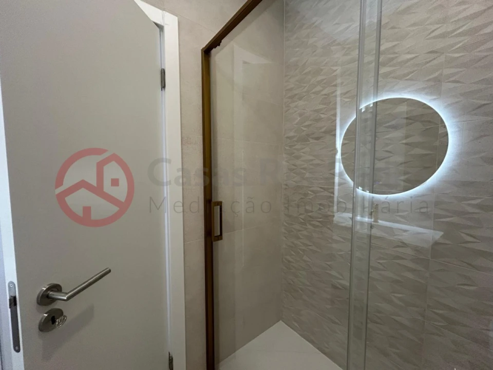 Apartamento T2 para Venda em Venteira Foto 29