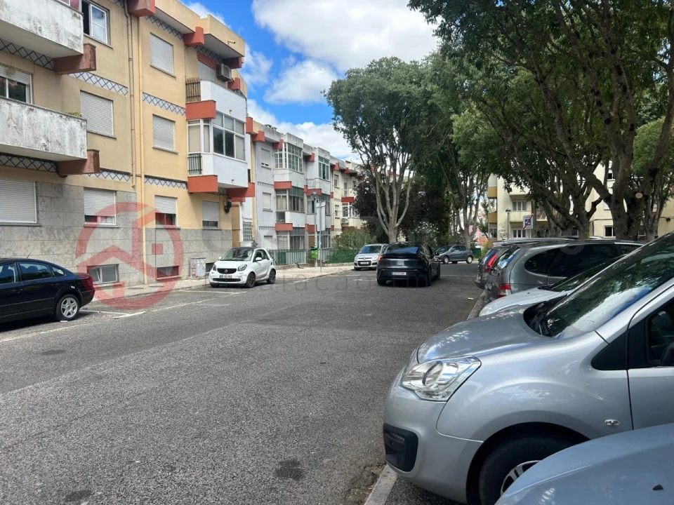 Apartamento T2 para Venda em Venteira Foto 31