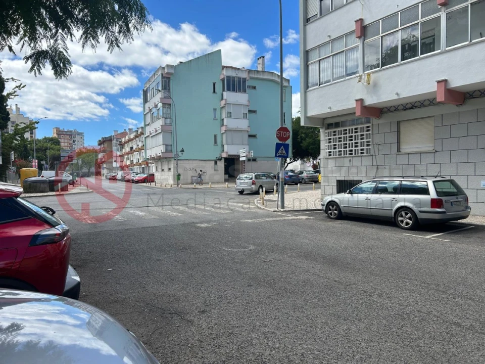 Apartamento T2 para Venda em Venteira Foto 32