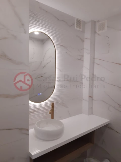 Apartamento T2 para Venda em Venteira