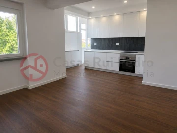 Apartamento T2 para Venda em Venteira