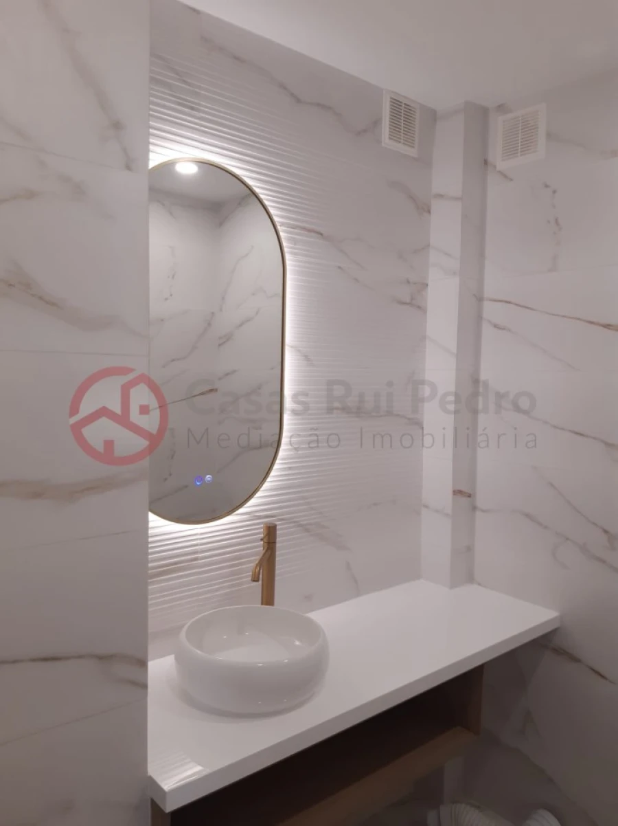 Apartamento T2 para Venda em Venteira Foto 10