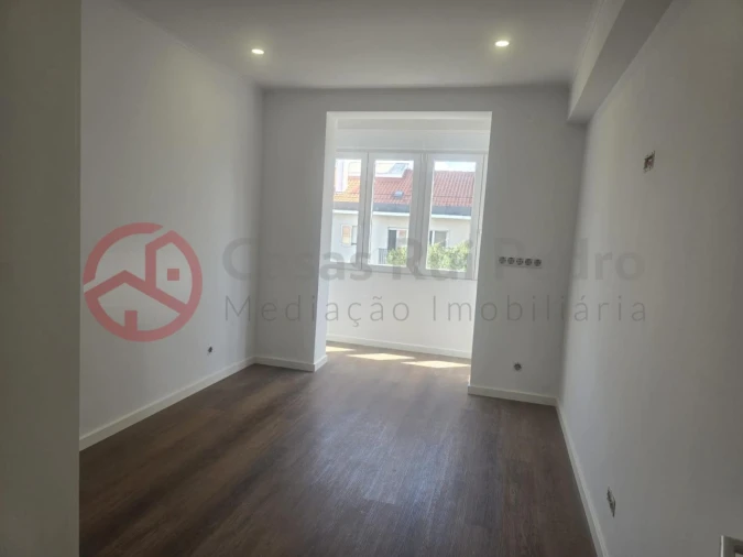 Apartamento T2 para Venda em Venteira Foto 16