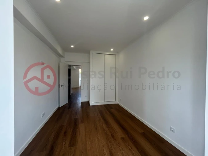 Apartamento T2 para Venda em Venteira Foto 18