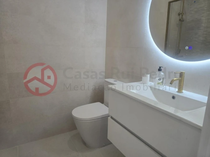 Apartamento T2 para Venda em Venteira Foto 30