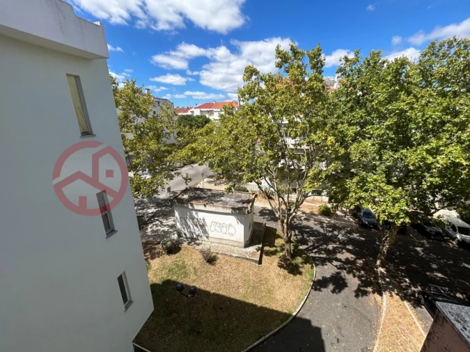 Apartamento T2 para Venda em Venteira Foto 34