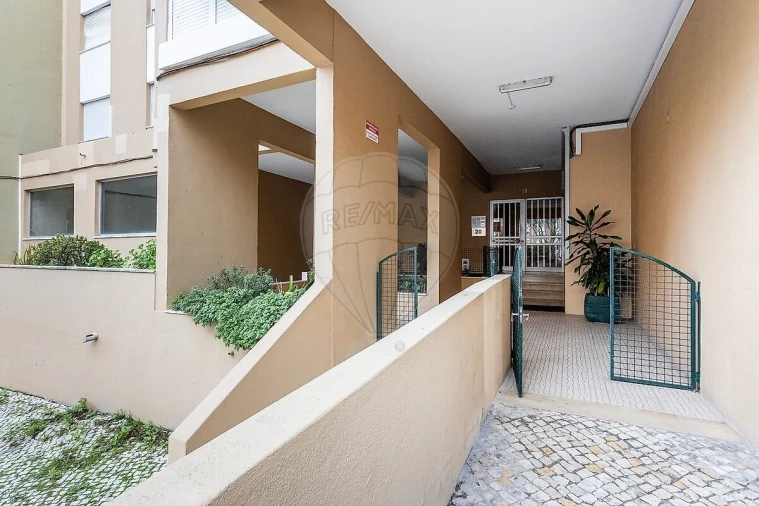 Apartamento T3 para Venda em Encosta do Sol Foto 17