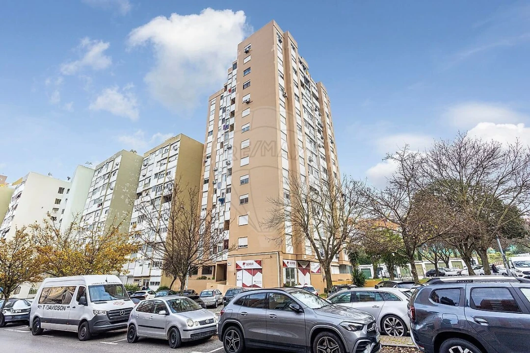Apartamento T3 para Venda em Encosta do Sol Foto 1