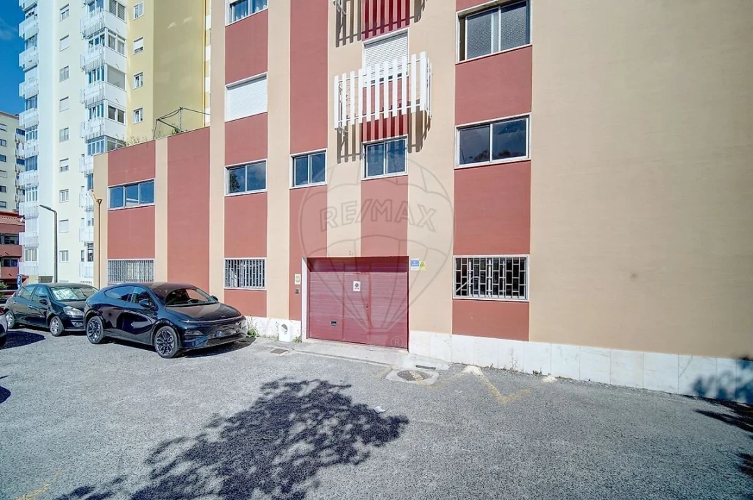 Apartamento T2 para Venda em Venteira Foto 22