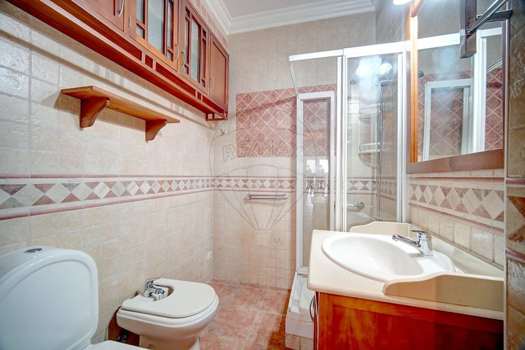 Apartamento T2 para Venda em Venteira Foto 19