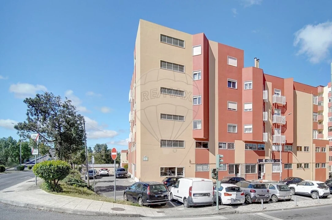 Apartamento T2 para Venda em Venteira Foto 3