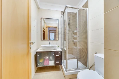 Apartamento T2 para Venda em Venteira