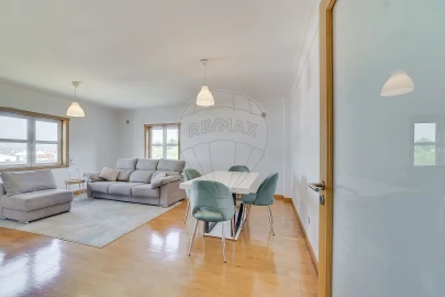 Apartamento T2 para Venda em Venteira