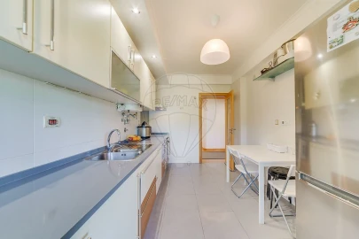 Apartamento T2 para Venda em Venteira