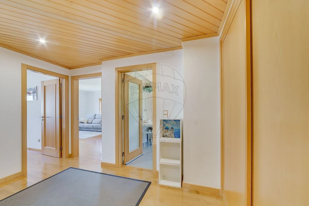 Apartamento T2 para Venda em Venteira Foto 16