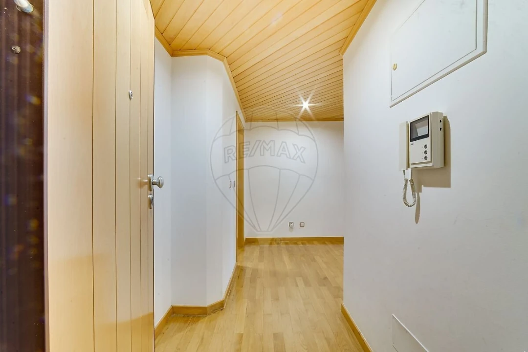 Apartamento T2 para Venda em Venteira Foto 14