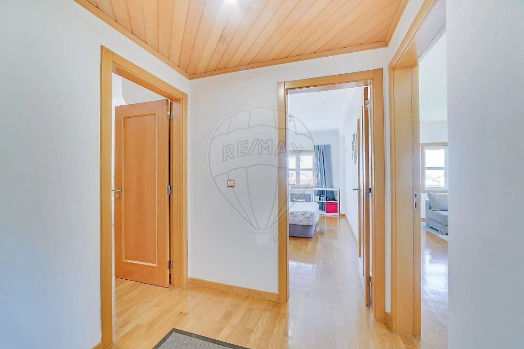 Apartamento T2 para Venda em Venteira Foto 17