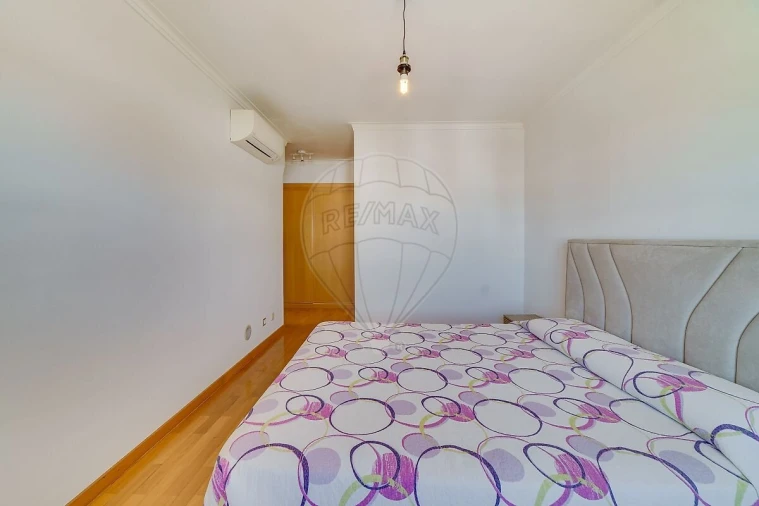 Apartamento T2 para Venda em Venteira Foto 11