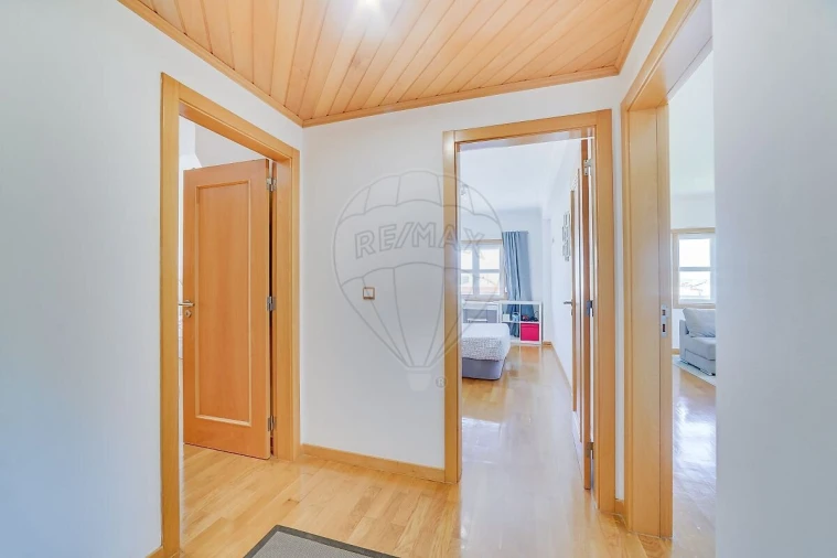 Apartamento T2 para Venda em Venteira Foto 17