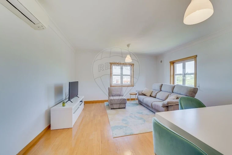 Apartamento T2 para Venda em Venteira Foto 3