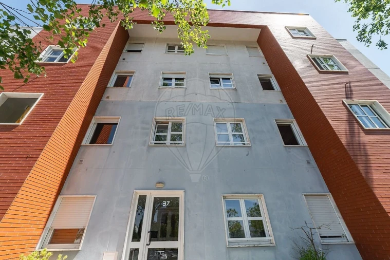 Apartamento T2 para Venda em Venteira Foto 26